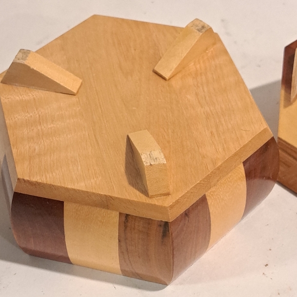 Vintage Hexagonal Wooden Trinket Box with Lid Striped - Picture 6 of 6